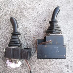 Joystick - uri de excavator Caterpillar