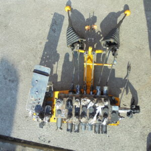 Distribuitorul spate de JCB 3CX